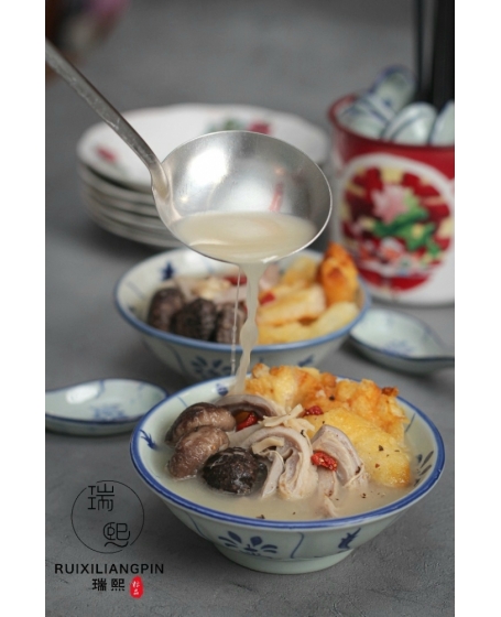 胡椒鱼鰾猪肚汤 Peppercorn Fish Maw and Pork Stomach Soup