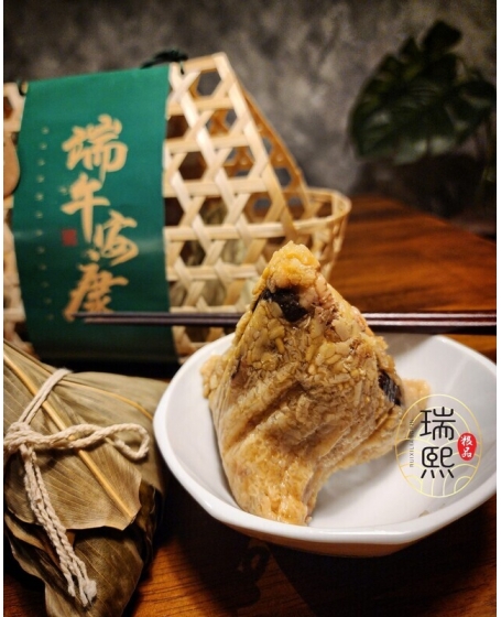 外婆咸肉粽 (10粒/套+瑞熙保冷袋）Grandma's Dumpling (10pcs/set+Ruixi's Cooler Bag)